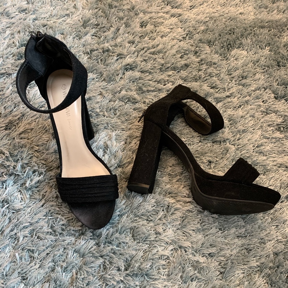 Black suede heels - Picture 2 of 5